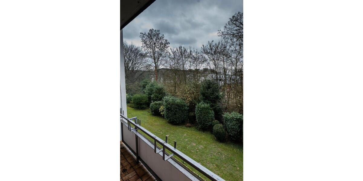 Sanierungsbedürftige 2-Zimmerwohnung mit Ausblick ins Grüne 2 zimmer