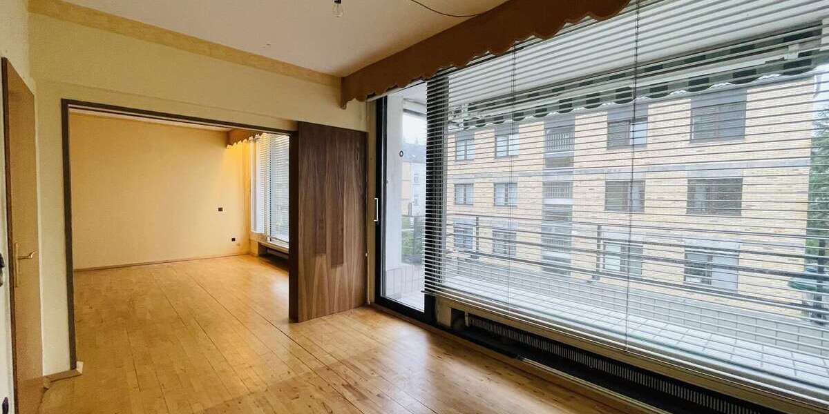 Wohnung zum Kaufen in Düsseldorf 329.000 € 90 m² 3.5 zimmer