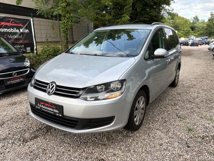 VW Sharan 153.200 km 8.900 € Köln 51061