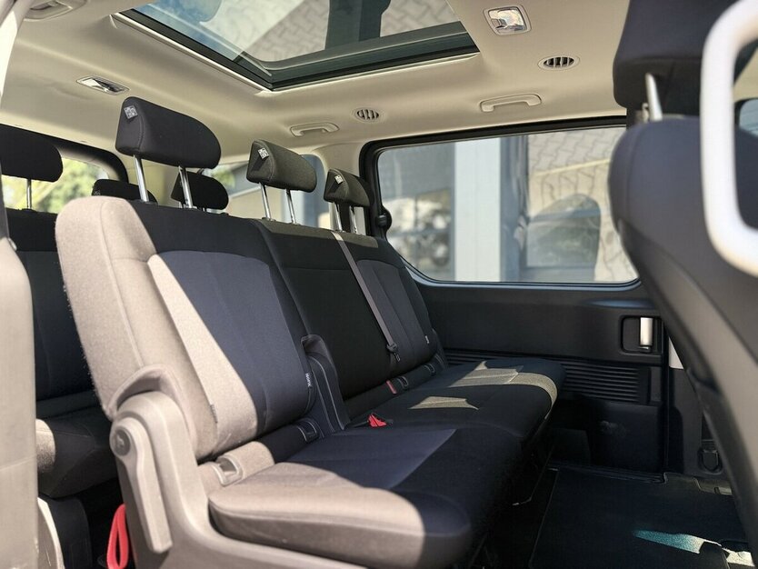 Hyundai Staria / 9 Sitze / El.Türen / 360° Kamera / PANO 20.000 km 42.990 € Mönchengladbach 41066