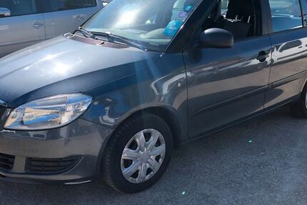 Skoda Fabia 205.879 km 1.990 &euro; Düsseldorf 40231