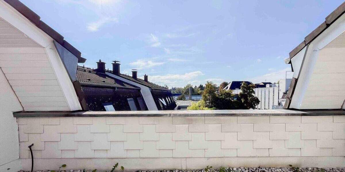 Leben in der Innenstadt: Gepflegtes Reihenmittelhaus samt Dachterrasse und TG-Stellplatz 5 zimmer