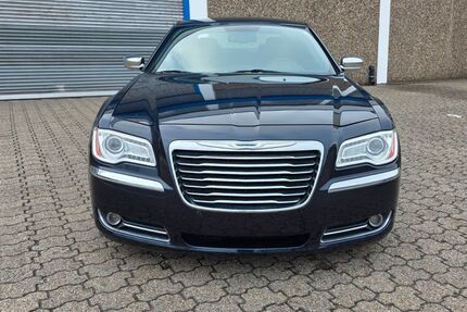 Chrysler 300C 198.000 km 11.999 &euro; Moers 47441