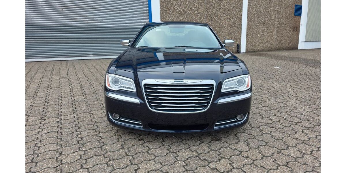 Chrysler 300C 198.000 km 11.999 &euro; Moers 47441