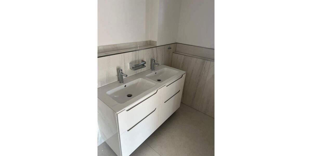 Investoren aufgepasst! Geräumige Doppelhaushälfte mit gehobener Innenausstattung in Meerbusch 6 zimmer