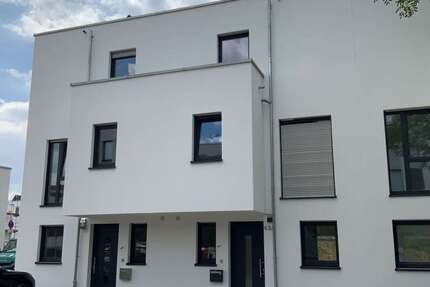Haus zum Mieten in Düsseldorf 2.500 € 143.4 m²