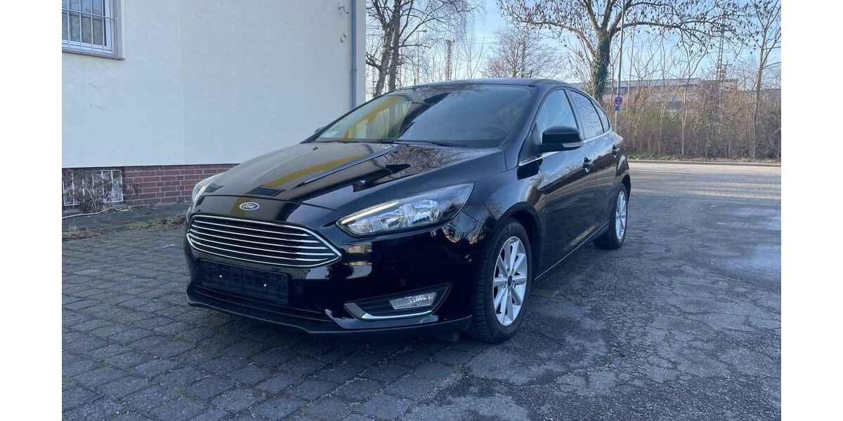 Ford Focus 67.800 km 9.950 &euro; Duisburg 47057