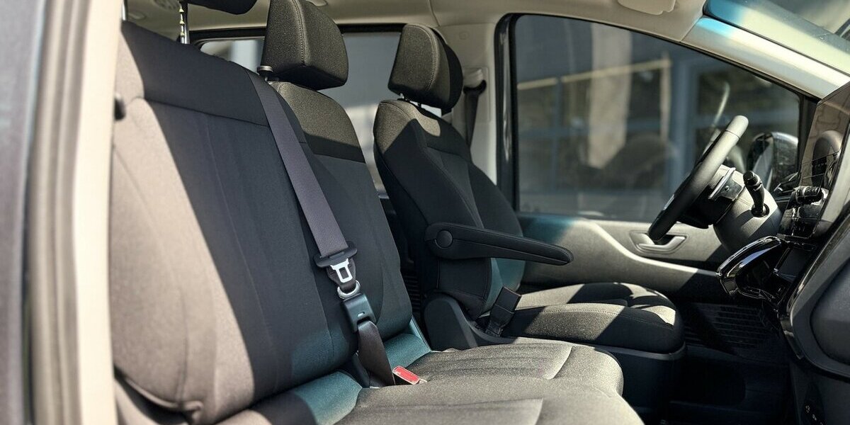 Hyundai Staria / 9 Sitze / El.Türen / 360° Kamera / PANO 20.000 km 39.990 &euro; Mönchengladbach 41066