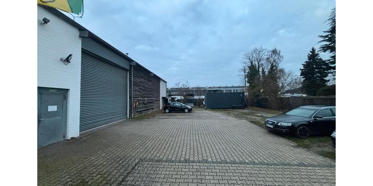 Gewerbehalle in Korschenbroich mit Aussenbereich und Büro zimmer