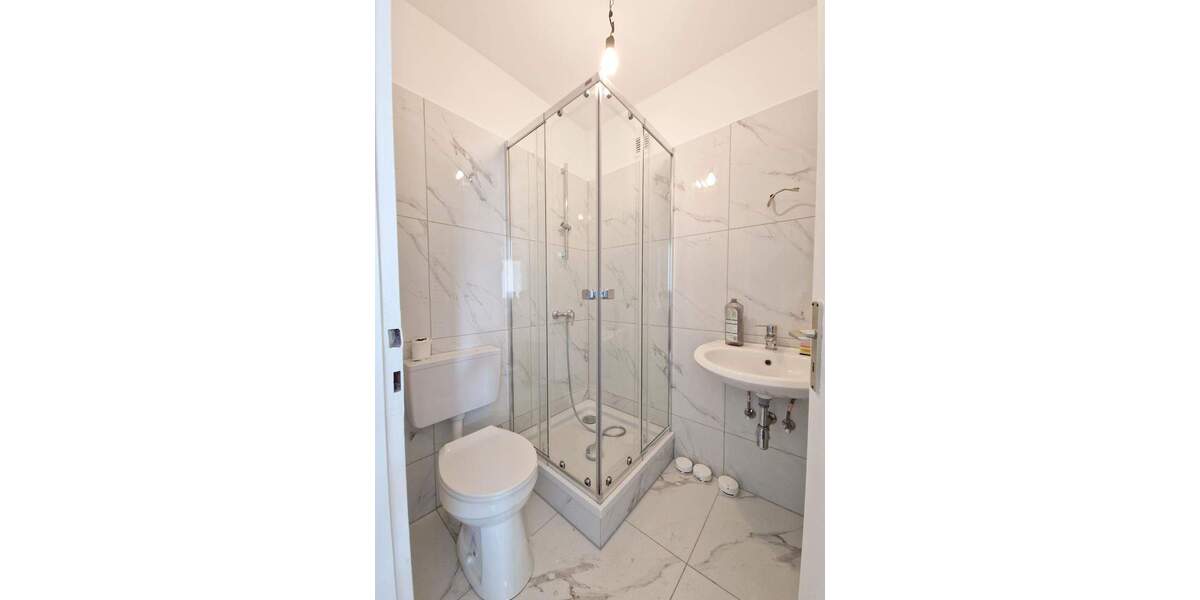 Renovierte Wohnung mit Balkon, für Singles und Paare in einer ruhigen Seitenstraße! 2 zimmer