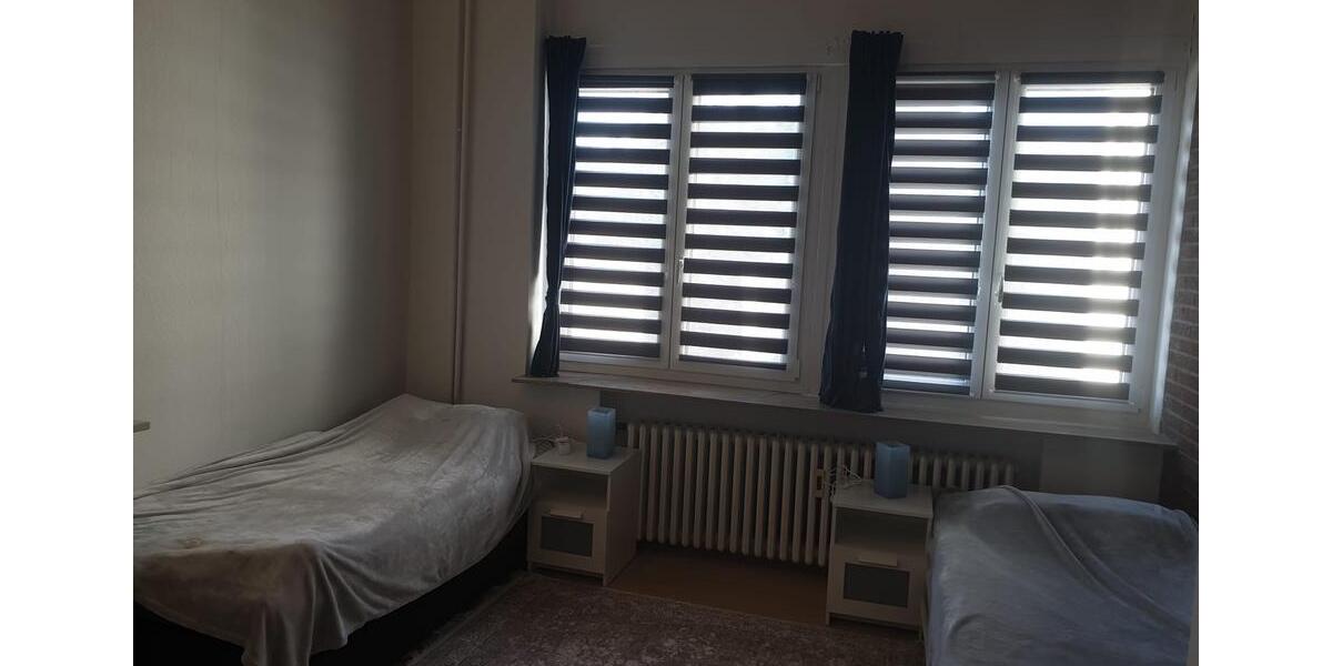 Etagenwohnung Krefeld Benrad - 4 Zimmer, 100 m&sup2;, 1.300&euro; | Angebot:25514427