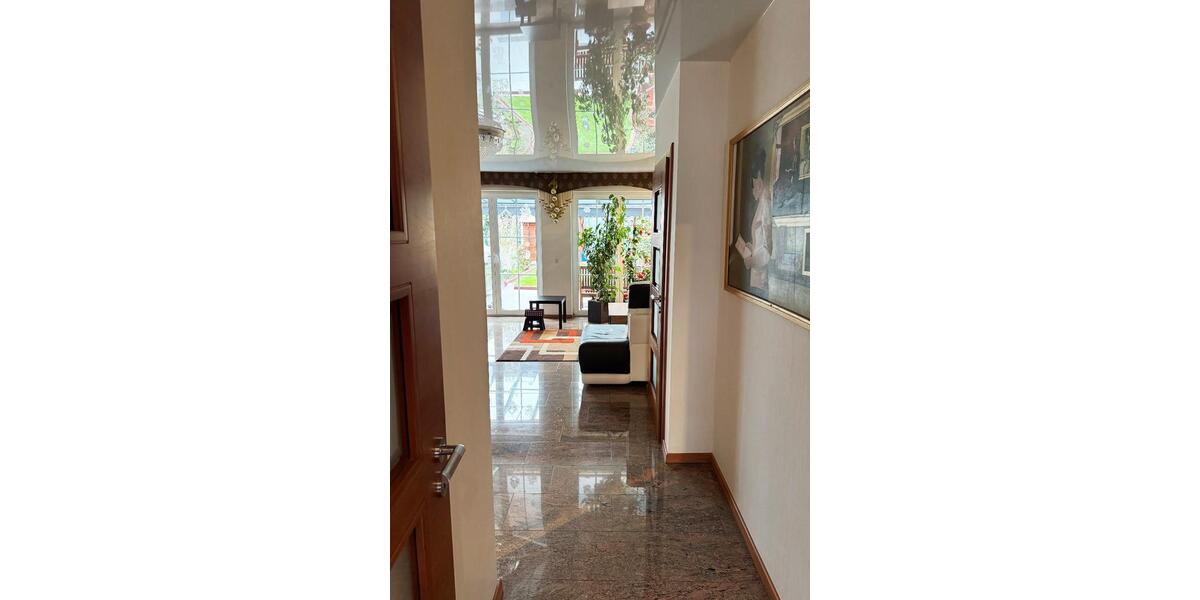 Gepflegtes Familienhaus mit Garten und PV-Anlage in Neuss 6 zimmer