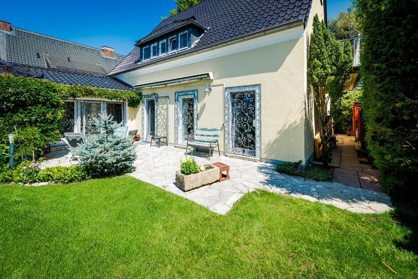 EFH Meerbusch-Büderich in Rheinnähe: Kamin, Sauna, großer Garten
