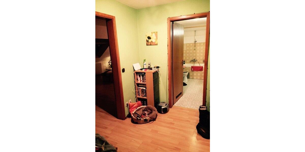 Dachgeschoßwohnung Duisburg Mittelmeiderich - 2 Zimmer, 60 m&sup2;, 450&euro; | Angebot:26413913