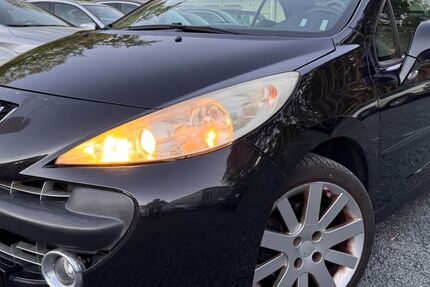 Peugeot 207 160.000 km 949 &euro; Mönchengladbach 41238