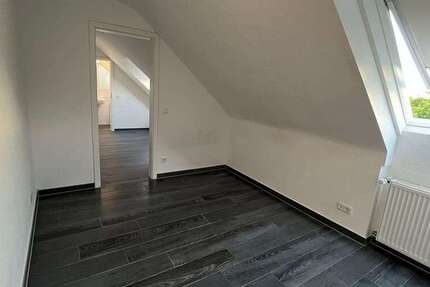 Wohnung zum Mieten in Düsseldorf 300 € 17 m²