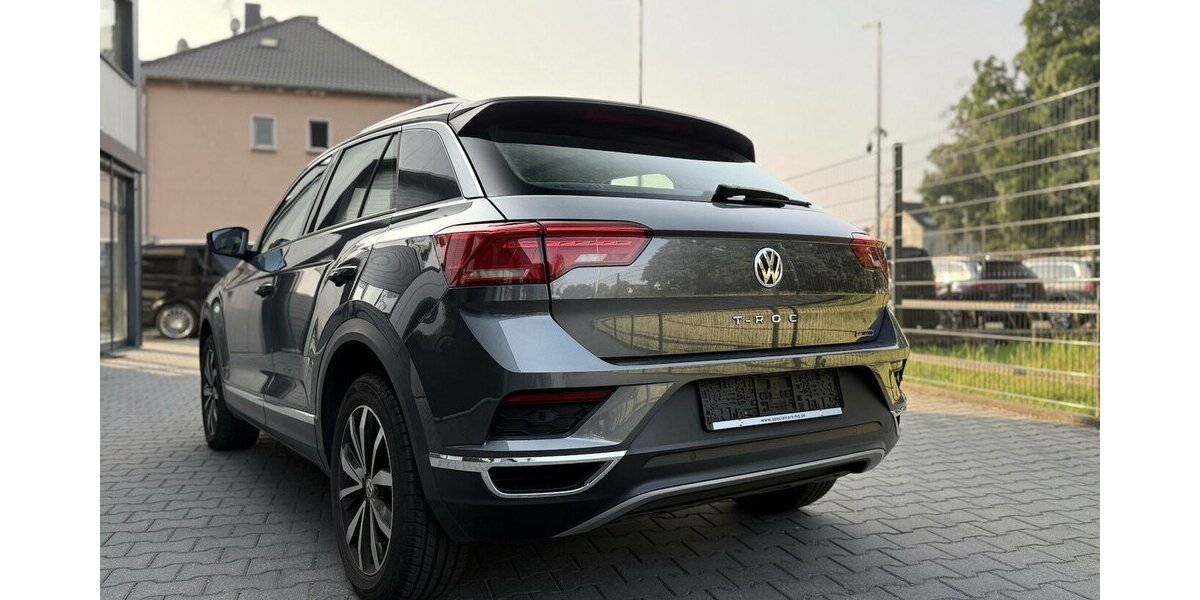 VW T-Roc R line / 4Motion / Keyless Go / PANO 53.000 km 24.590 &euro; Mönchengladbach 41066