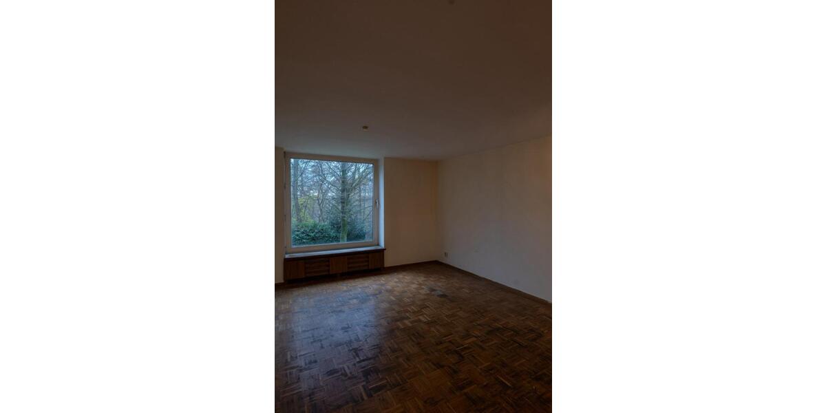 Sanierungsbedürftige 2-Zimmerwohnung mit Ausblick ins Grüne 2 zimmer