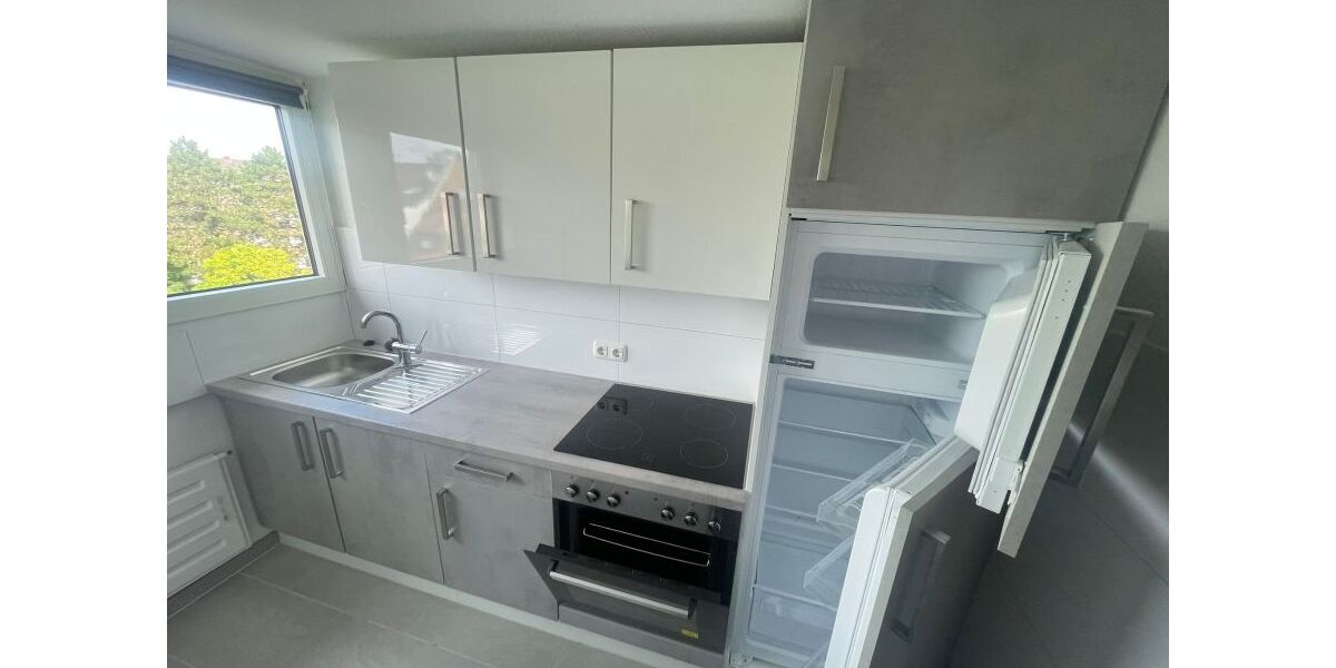 Provisionsfrei* SOFORT FREI! Rhein-nah - 2-Zm Penthouse Oberkassel - renoviert, Klimaanlage Einbauküche 55m² - Einfamilienhaus Düsseldorf Oberkassel | Angebot:27074522