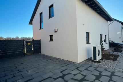 Einfamilienhaus in Privatstraße - PROVISIONFREI - Energiekl.A+ 5 zimmer