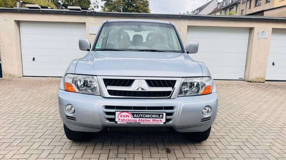 Mitsubishi Pajero 142.000 km 14.999 € Essen 45356