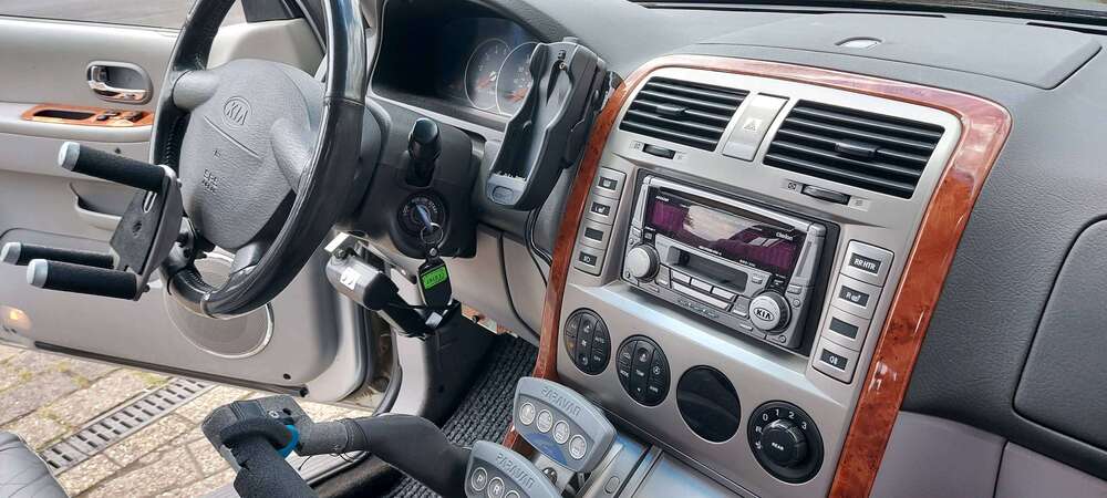 Kia Carnival 92.500 km 5.900 &euro; Neuss 41469