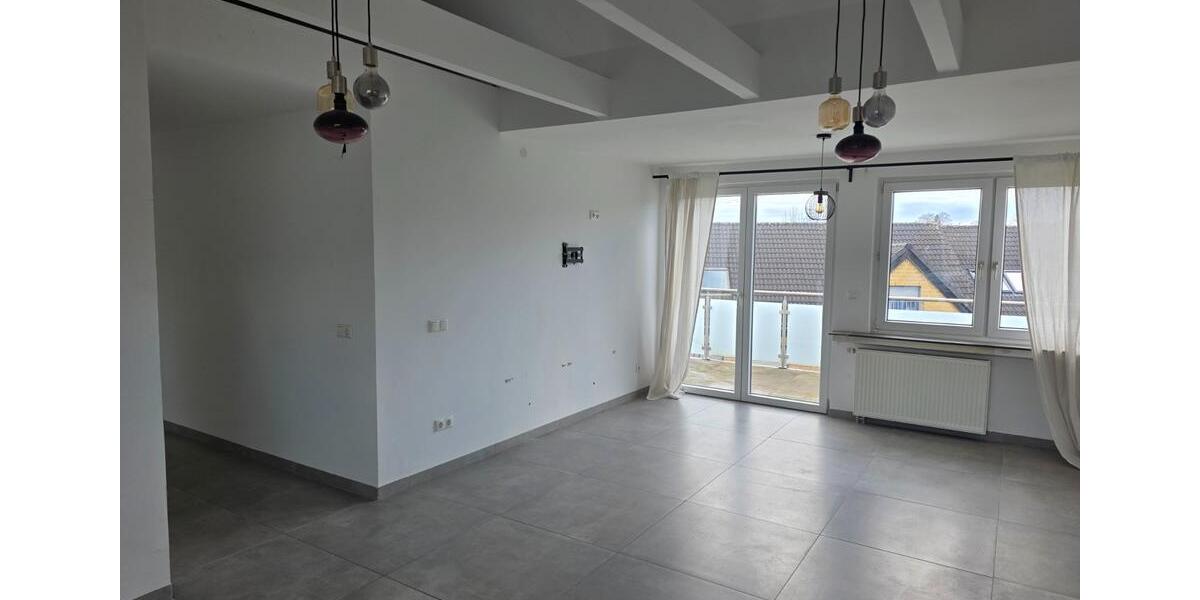 Dachgeschoßwohnung Oberhausen - 3.5 Zimmer, 96 m&sup2;, 930&euro; | Angebot:25753609