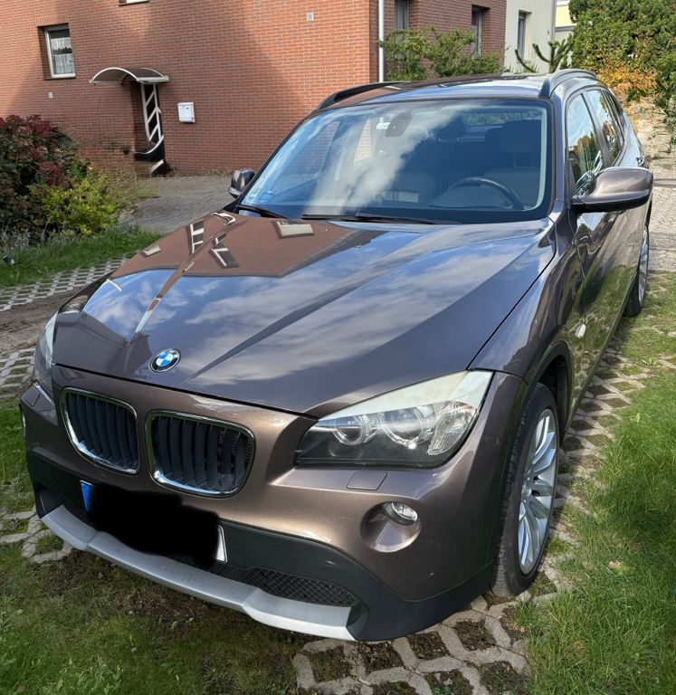 BMW X1 209.000 km 5.300 € Düsseldorf 40468