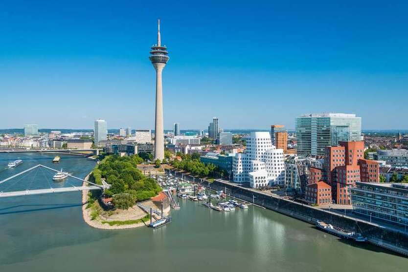 Haus zum Kaufen in Düsseldorf-Angermund 1.240.000 € 200 m²