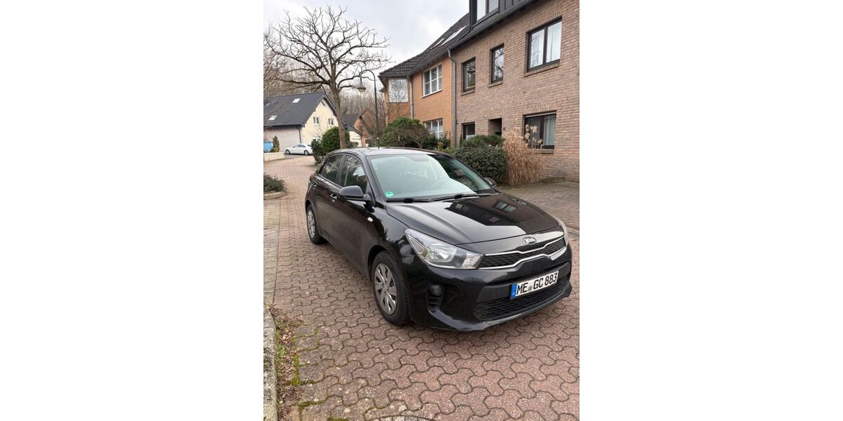 Kia Rio 114.500 km 8.300 &euro; Düsseldorf 40595