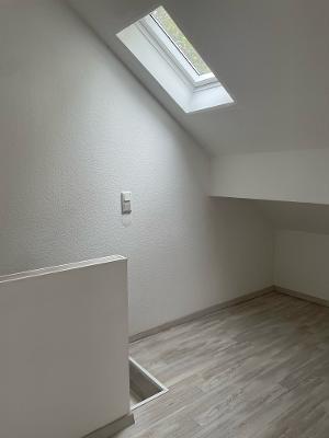 Dachgeschosswohnung ideal für Katzenhalter 3 zimmer