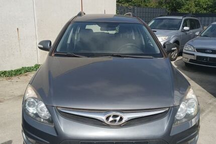 Hyundai i30 165.000 km 2.390 &euro; Duisburg 47138