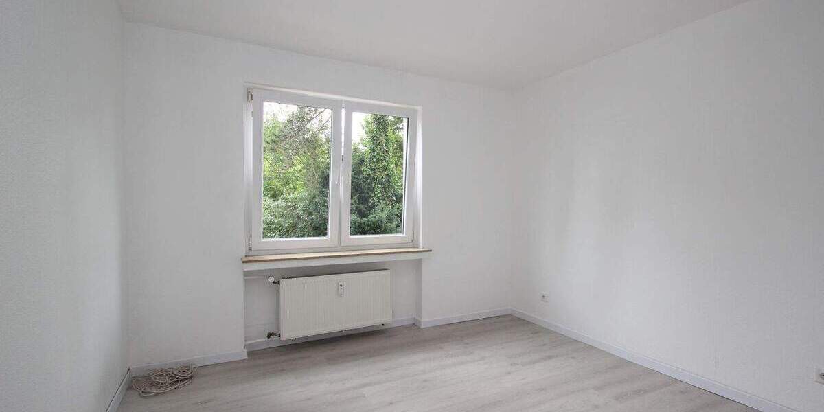 Zentral gelegene 4-Zimmer- Wohnung mit Balkon in Hochparterre 4 zimmer