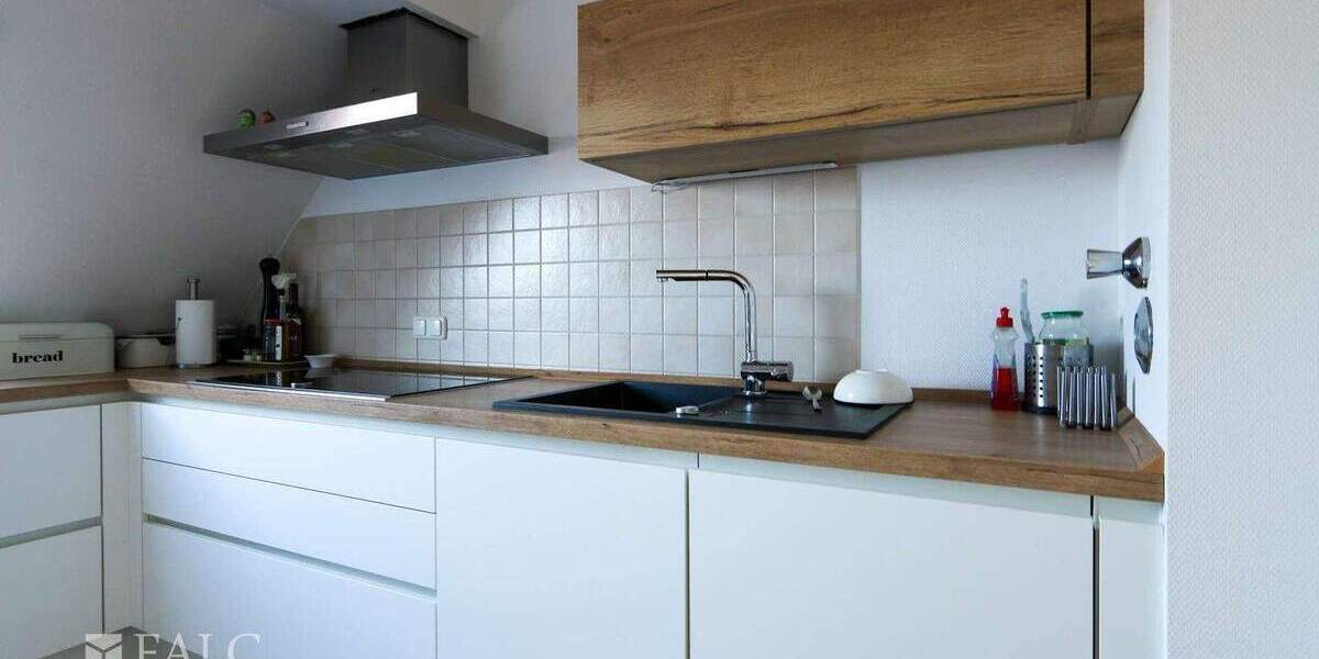 Etagenwohnung Grevenbroich Stadtmitte - 4 Zimmer, 110 m&sup2;, 349.000&euro; | Angebot:25696022
