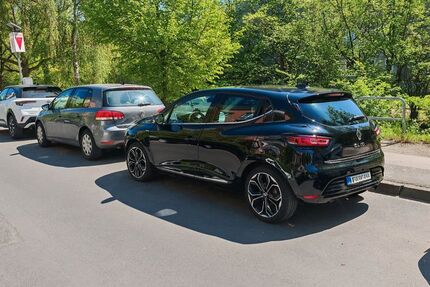 Renault Clio 77.800 km 7.900 &euro; dusseldorf 40223