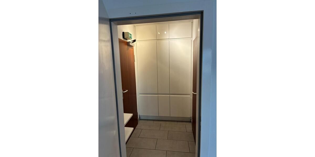 Möblierte 1-Zimmer Wohnung, renoviert mit Balkon - Pempelfort 1 zimmer