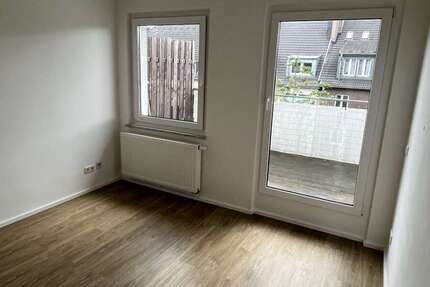 Wohnung zum Kaufen in Düsseldorf 220.000 € 72 m² 3 zimmer