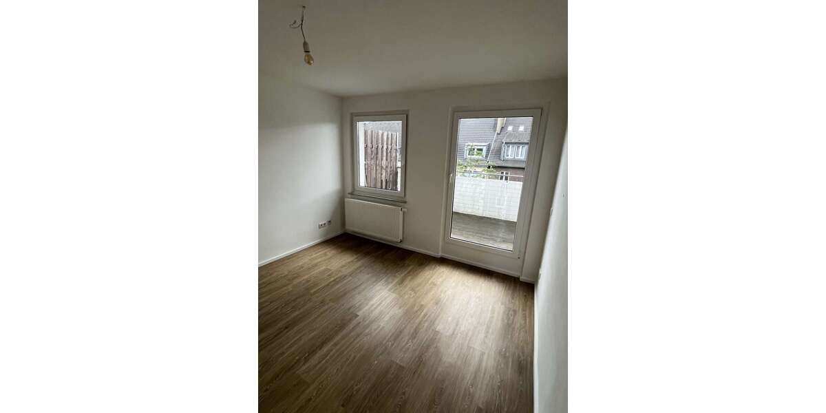 Wohnung zum Kaufen in Düsseldorf 220.000 € 72 m² 3 zimmer