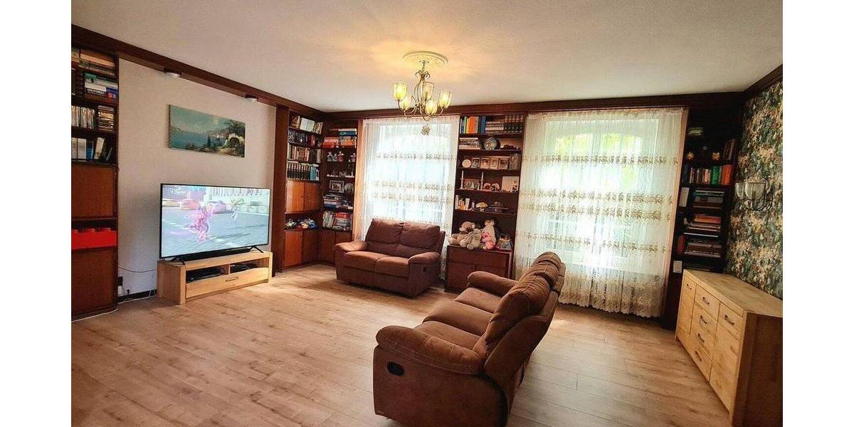 Einfamilienhaus Duisburg Hochemmerich - 9 Zimmer, 220 m&sup2;, 657.000&euro; | Angebot:26900580