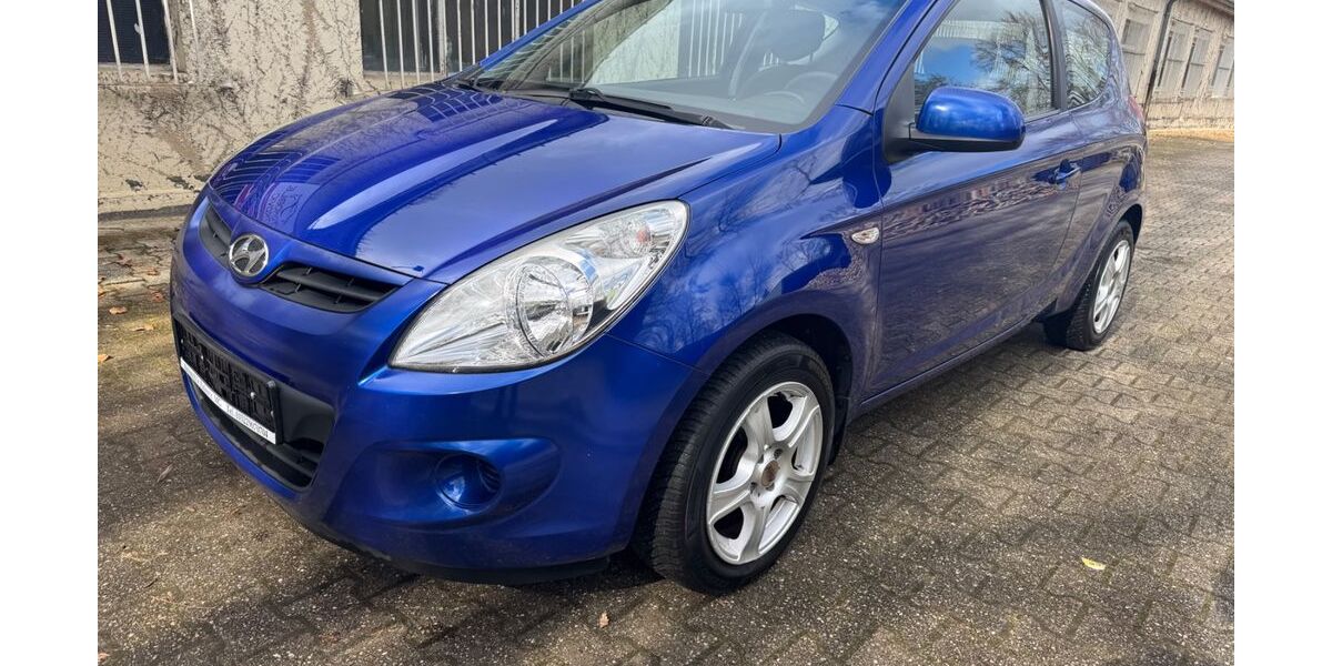Hyundai i20 147.000 km 2.950 &euro; Mönchengladbach 41069