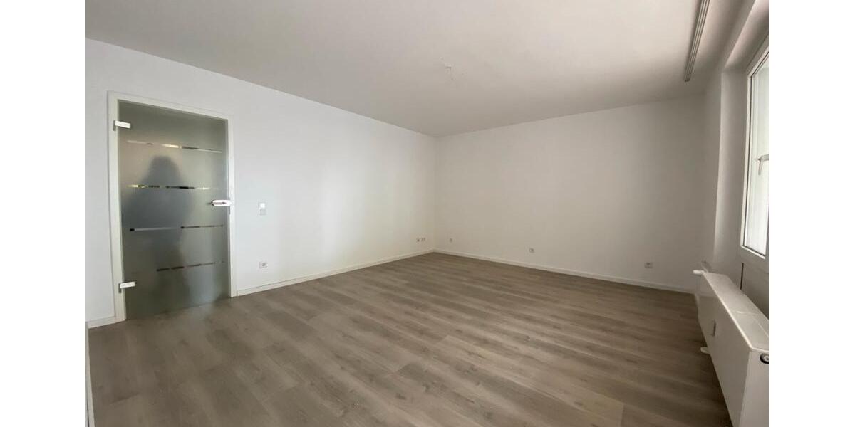 Etagenwohnung Düsseldorf Lörick - 2 Zimmer, 70 m&sup2;, 1.800&euro; | Angebot:25439065