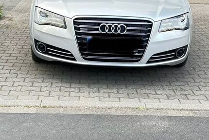 Audi A8 214.000 km 17.900 € Düsseldorf 40489