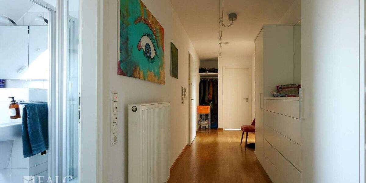 Etagenwohnung Grevenbroich Stadtmitte - 4 Zimmer, 110 m&sup2;, 349.000&euro; | Angebot:25696022