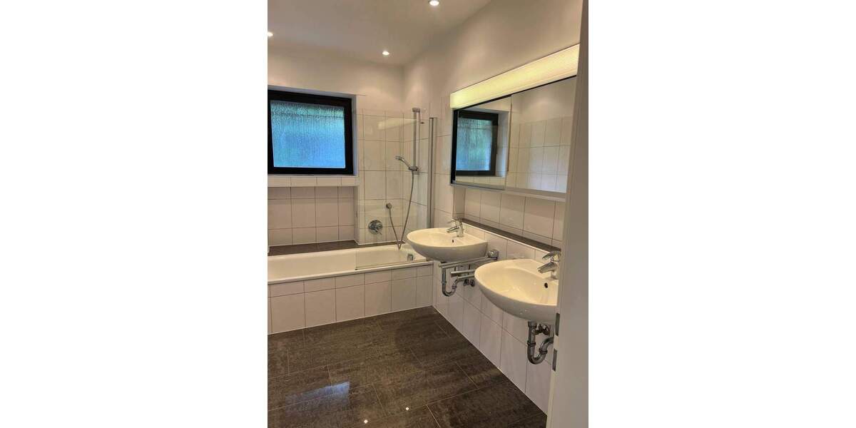 D-Kaiserswerth: Einfamilienhaus, 2 Zimmer, ca. 80 m² Wohnfl., ca. 60 m² Nutzfläche, Terrasse, Stellplatz 2 zimmer