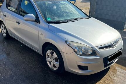 Hyundai i30 140.000 km 2.300 &euro; Duisburg 47259