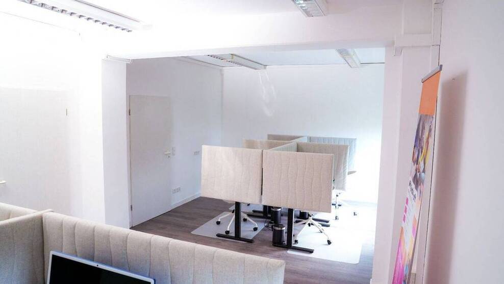 Dein Platz für Produktivität & Austausch im offenen Co-Working Space - All-in-Miete