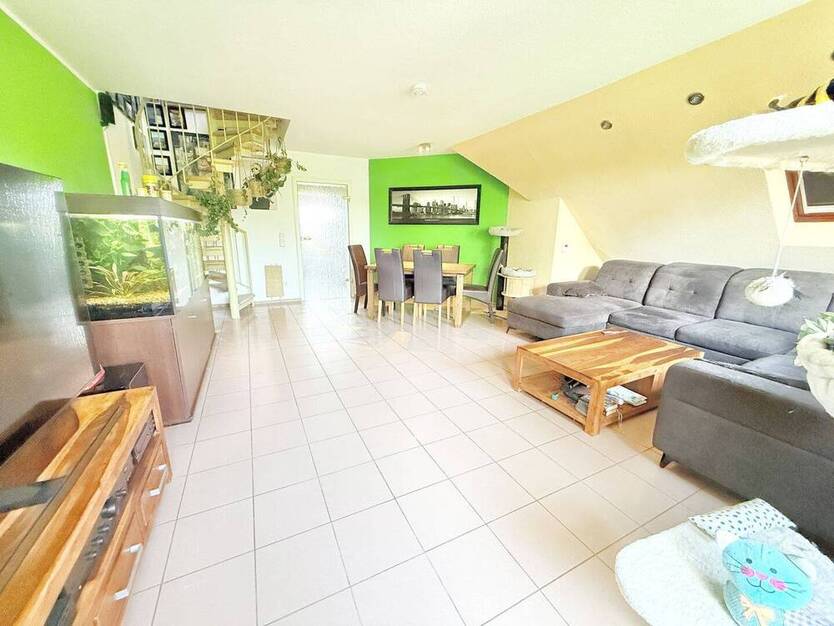 4-Zimmer-MaisonetteWohnung über zwei Ebenen, mit Balkon und Seeblick in ruhiger Wohnlage.