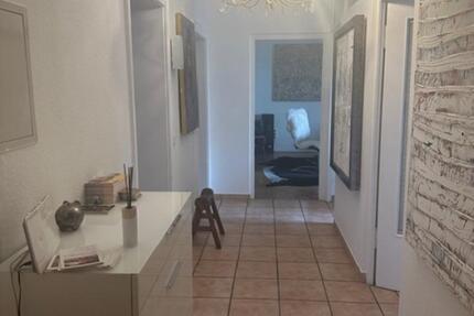 WG-Zimmer in Krefeld Zentrum – nur an Frau 1 zimmer