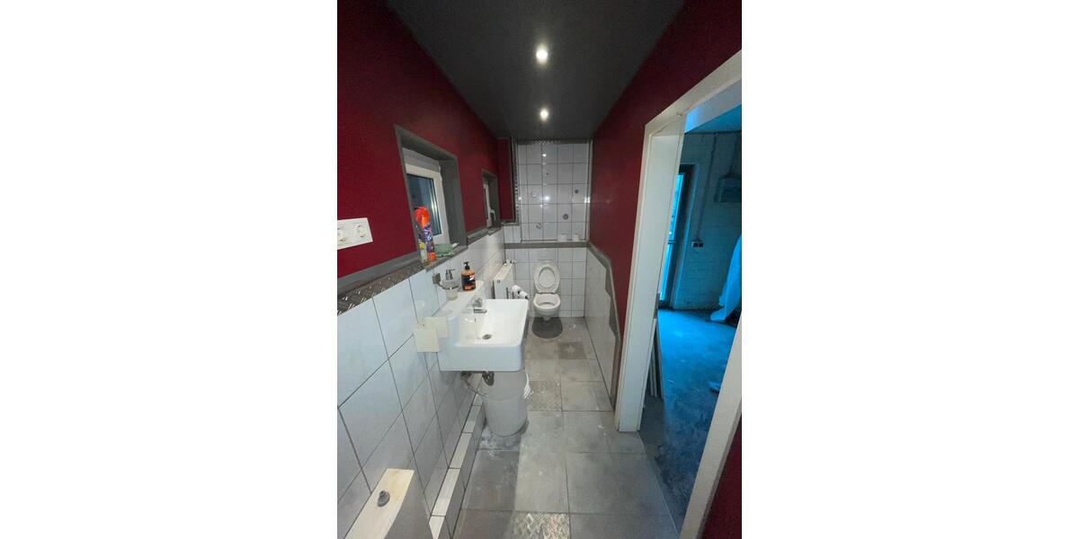 Lagerhalle 641 m² in 42659 Solingen zimmer