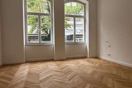 Wohnung zum Mieten in Düsseldorf 2.150 € 103 m² 3 zimmer